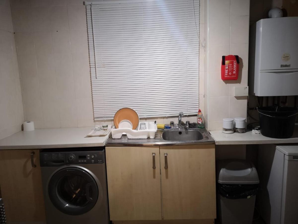 Hotel White House "Luton Airport" Extérieur photo